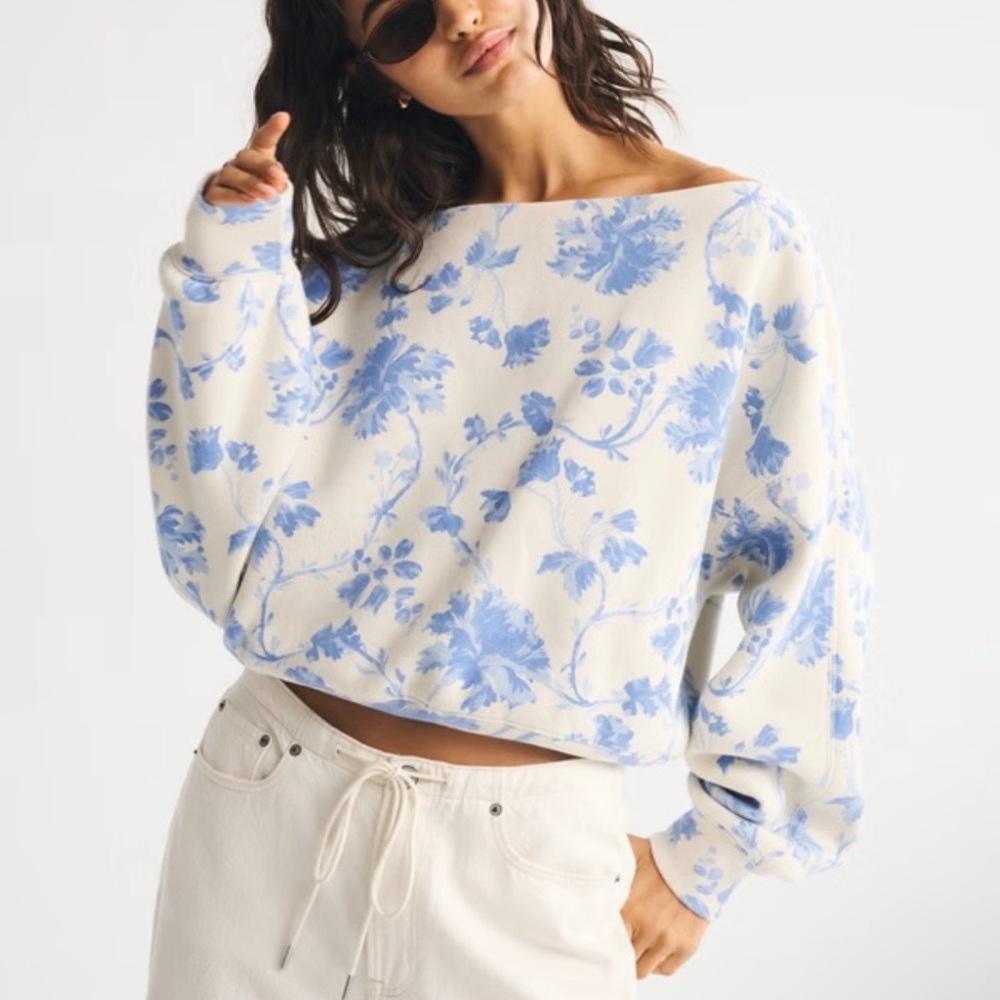 Abercrombie & Fitch Cream Sweatshirt with Blue Floral Print